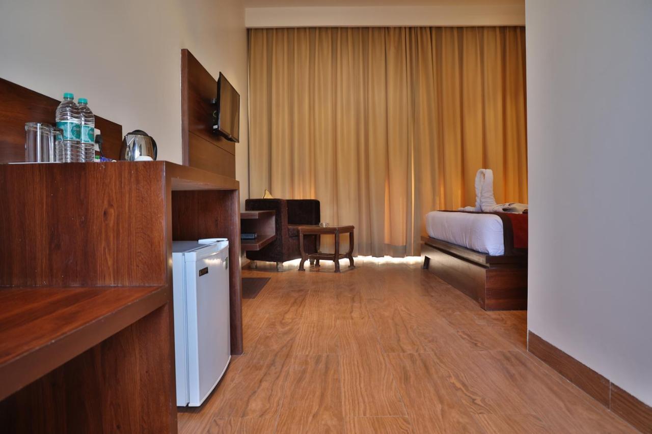 Mannat Resort Paota Prāgpura Buitenkant foto